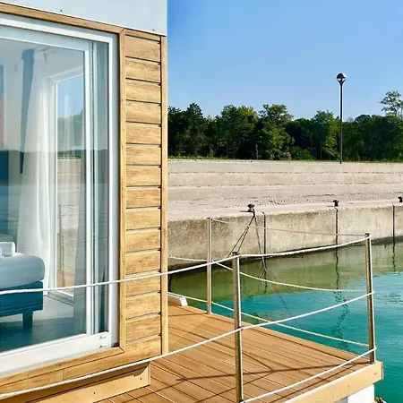 Hotel na wodzie Marina Uno Floating Lignano Sabbiadoro