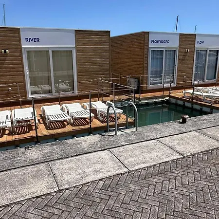 Hotel na wodzie Marina Uno Floating *